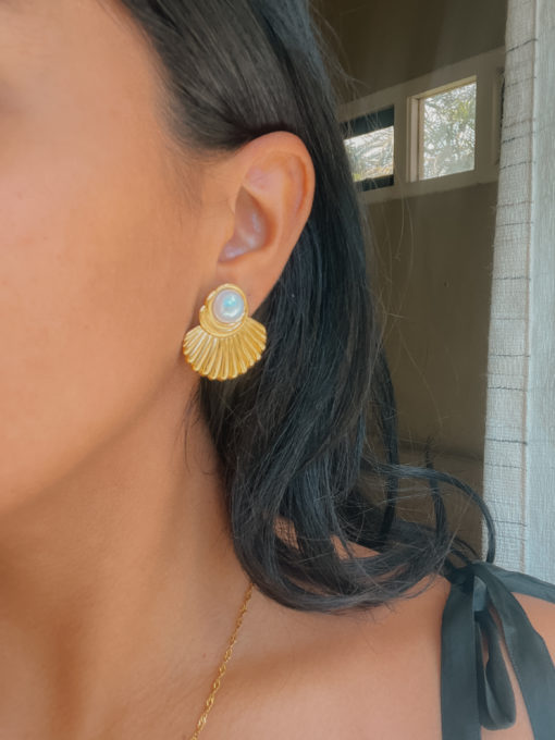 Eira Pearl Earrings - Image 2