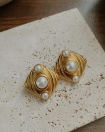 Jane Pearl Square Stud