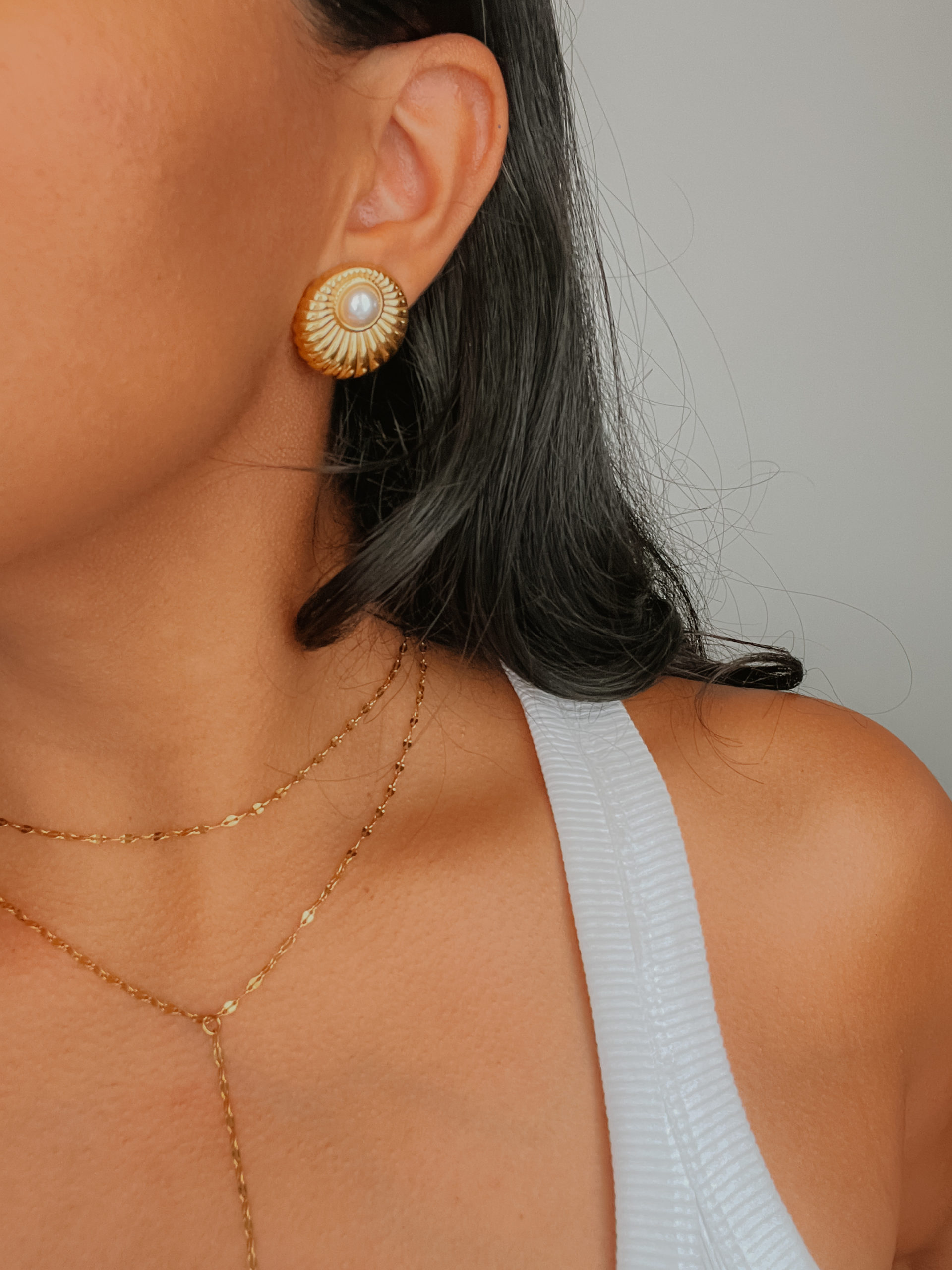 Perlita Shell Earring